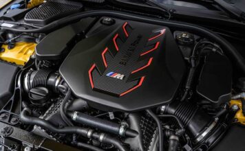 BMW M5 Engine